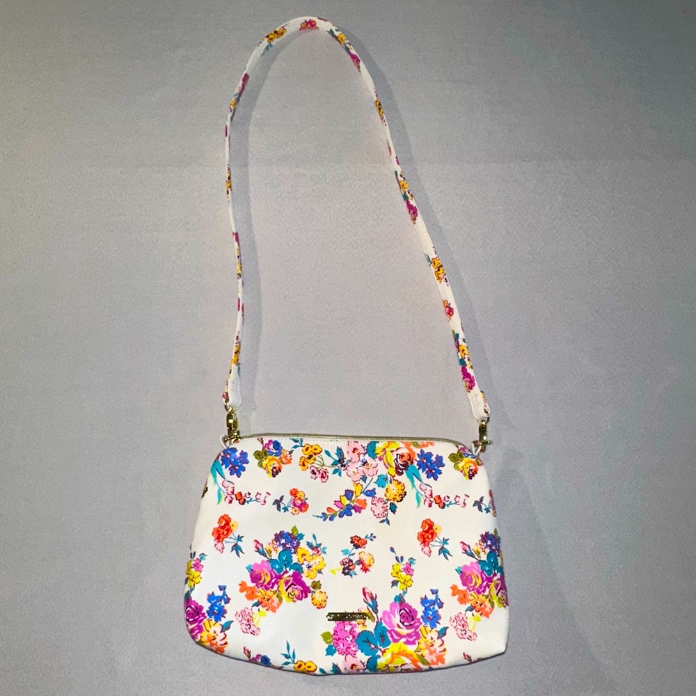 Betsey Johnson • Beautiful White Floral Crossbody Purse Shoulder Purse Heart